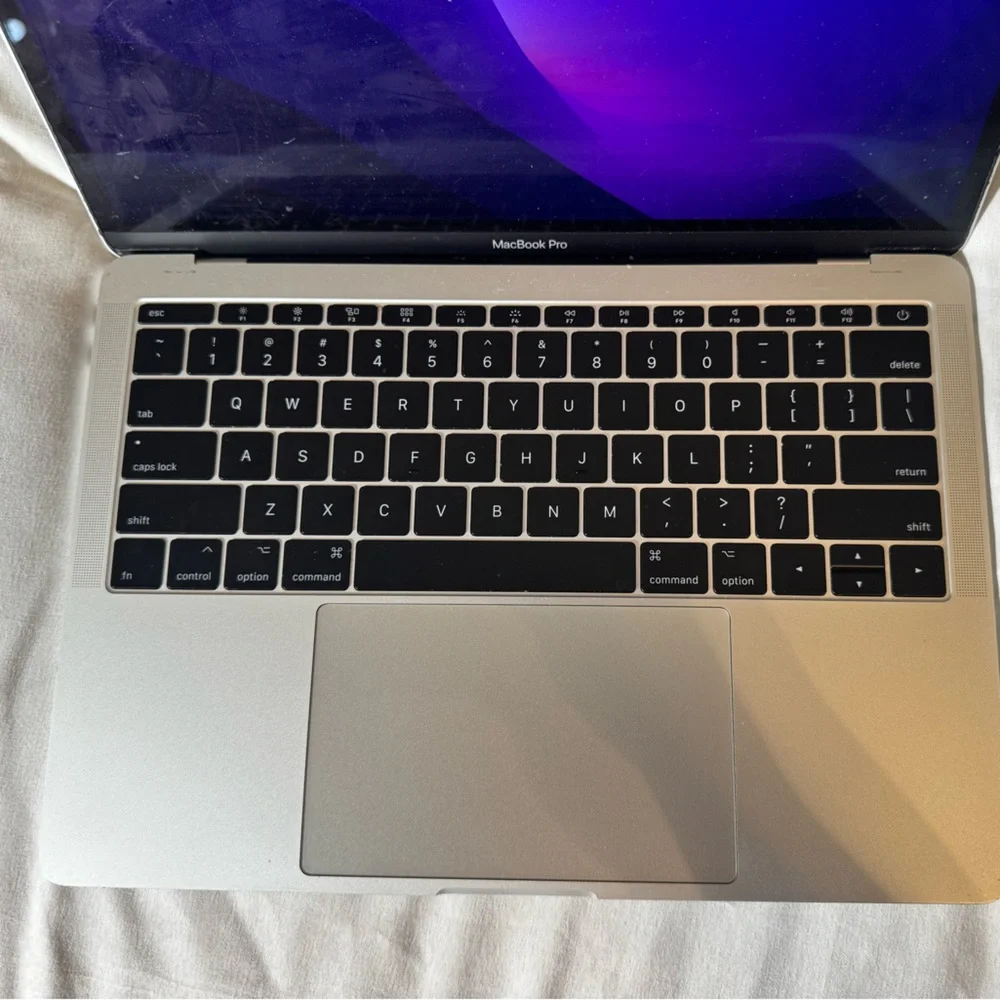 MacBook Pro 13in - Silver